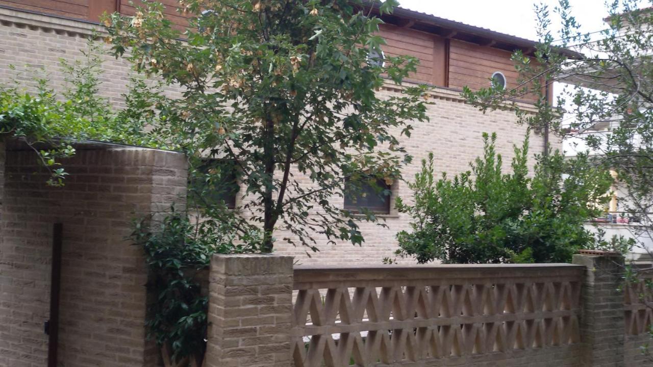 Villa Tre Cammelli In Collina à Montesilvano Marina Extérieur photo