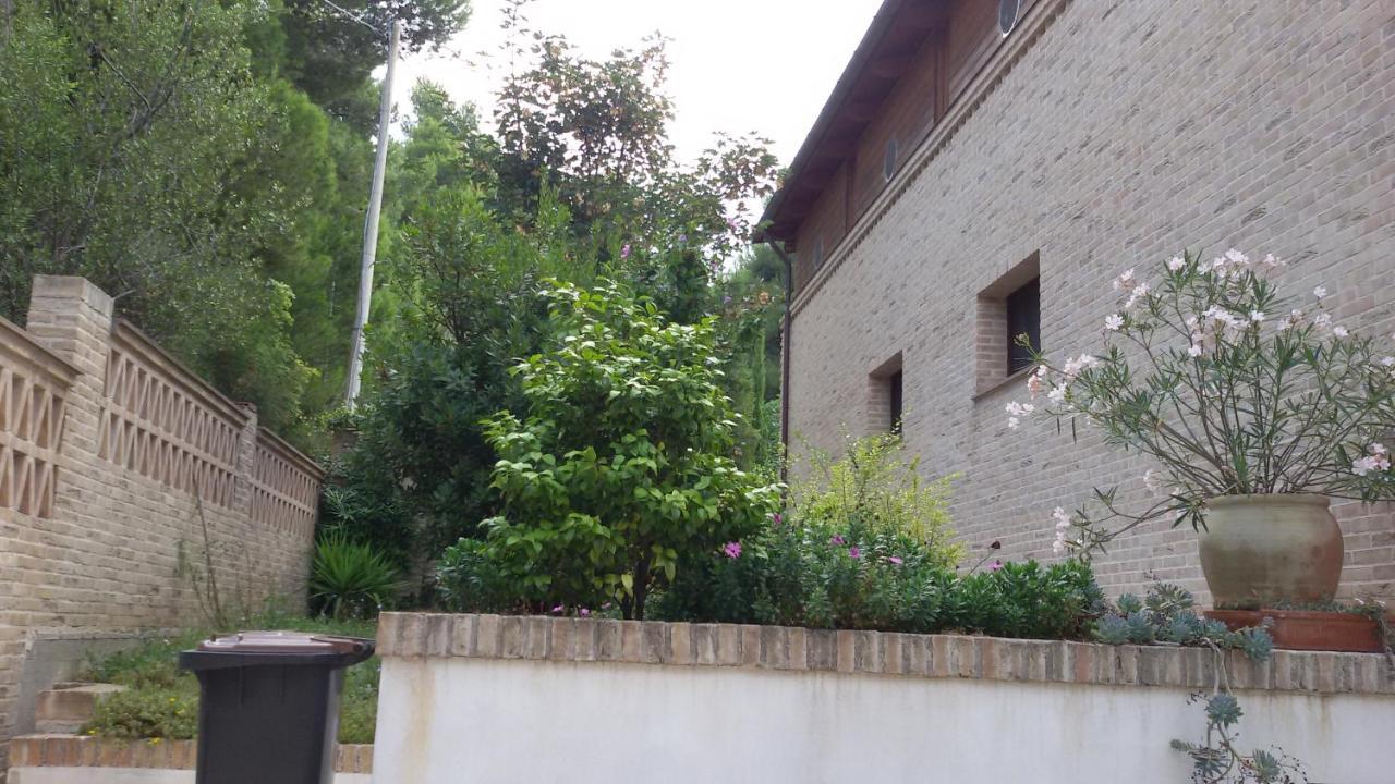 Villa Tre Cammelli In Collina à Montesilvano Marina Extérieur photo